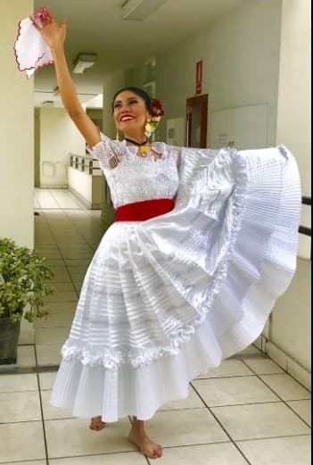 falda de marinera blanco